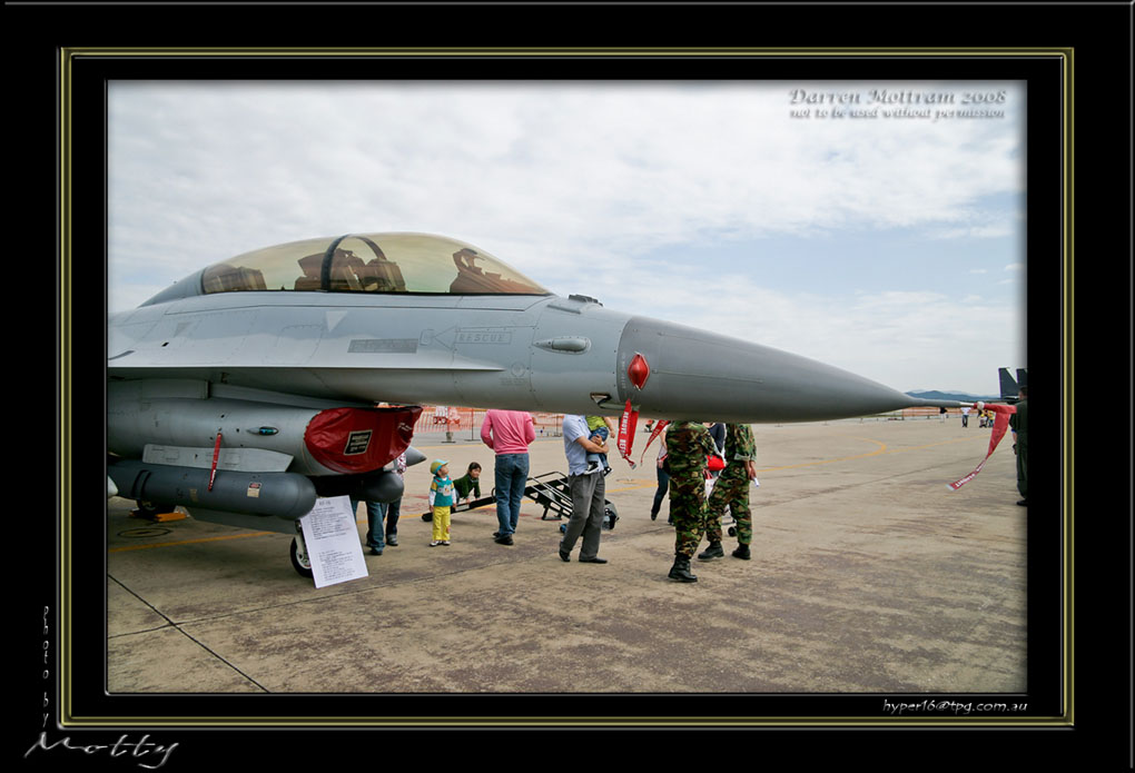 Mottys-ROKAF-F-16D-Details-27_2007_10_06_43-LR