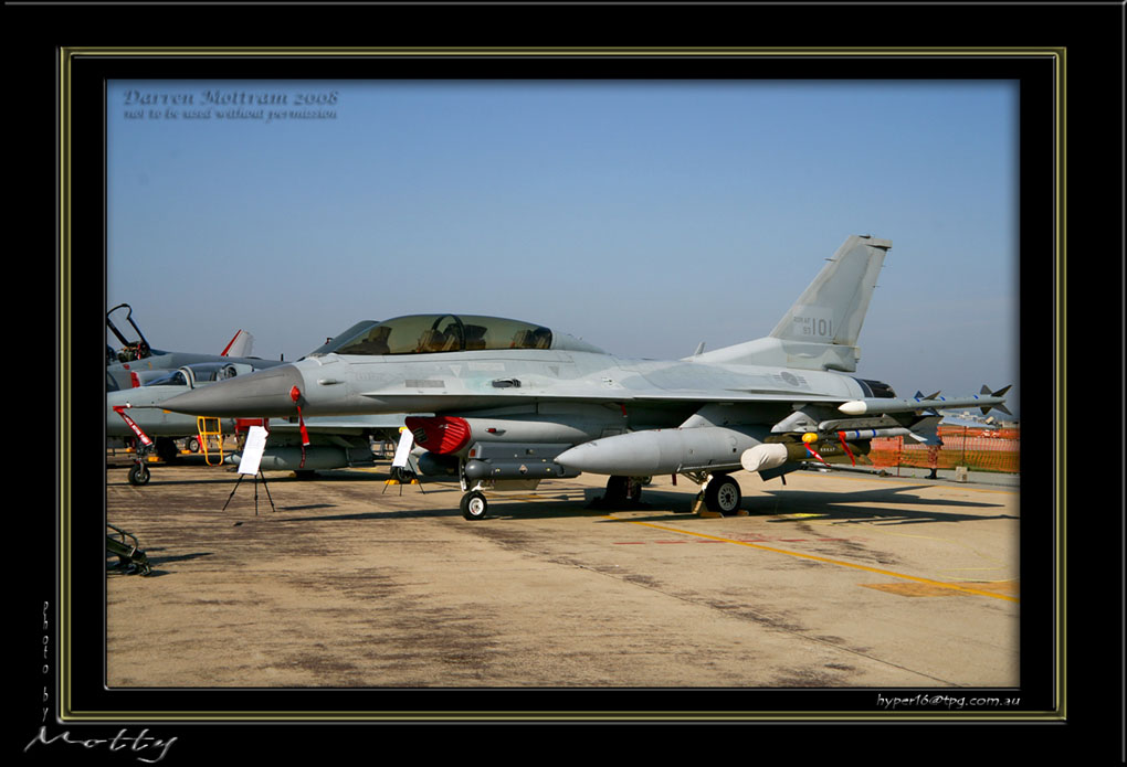 Mottys-ROKAF-F-16D-04_2007_10_07_1155-LR-2