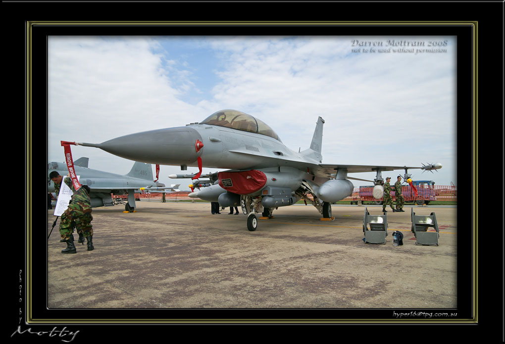 Mottys-ROKAF-F-16D-05_2007_10_06_61-LR