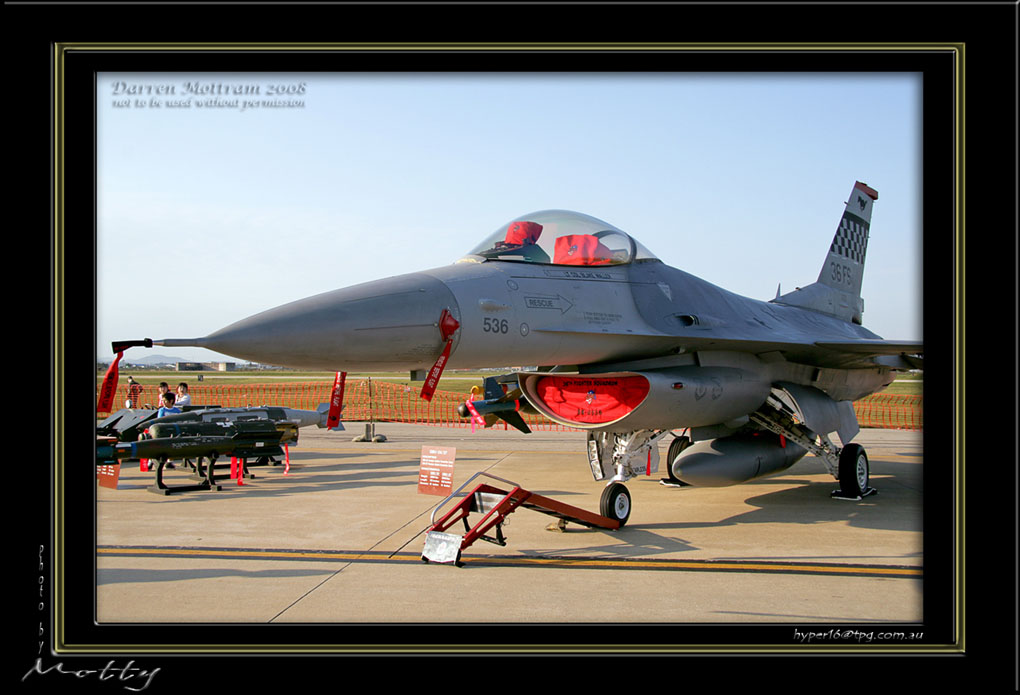 Mottys-F-16C-Details-11_2007_10_06_1968-LR