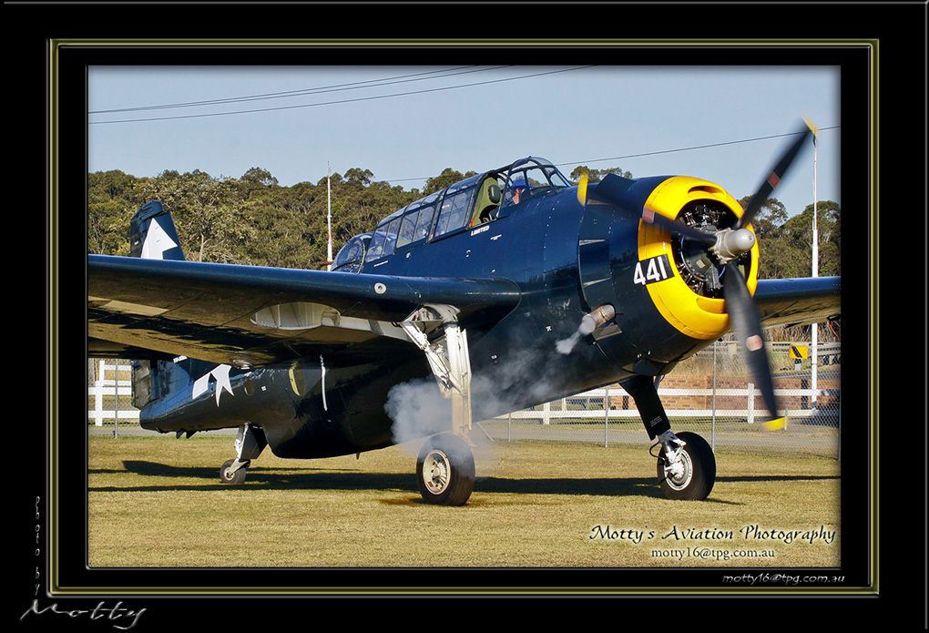 Mottys-Avenger-VH-MML_2009_08_23_0917-LR-001