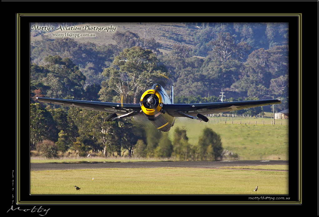 Mottys-Avenger-VH-MML_2009_08_23_0947-LR-001