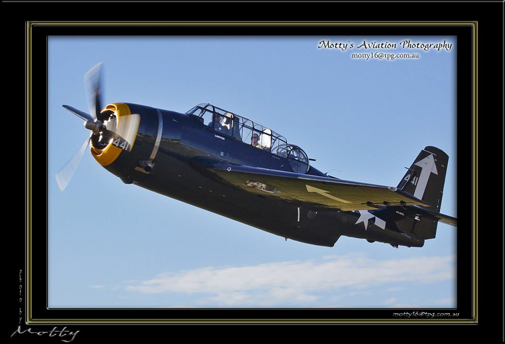 Mottys-Avenger-VH-MML_2009_08_23_0988-LR-001