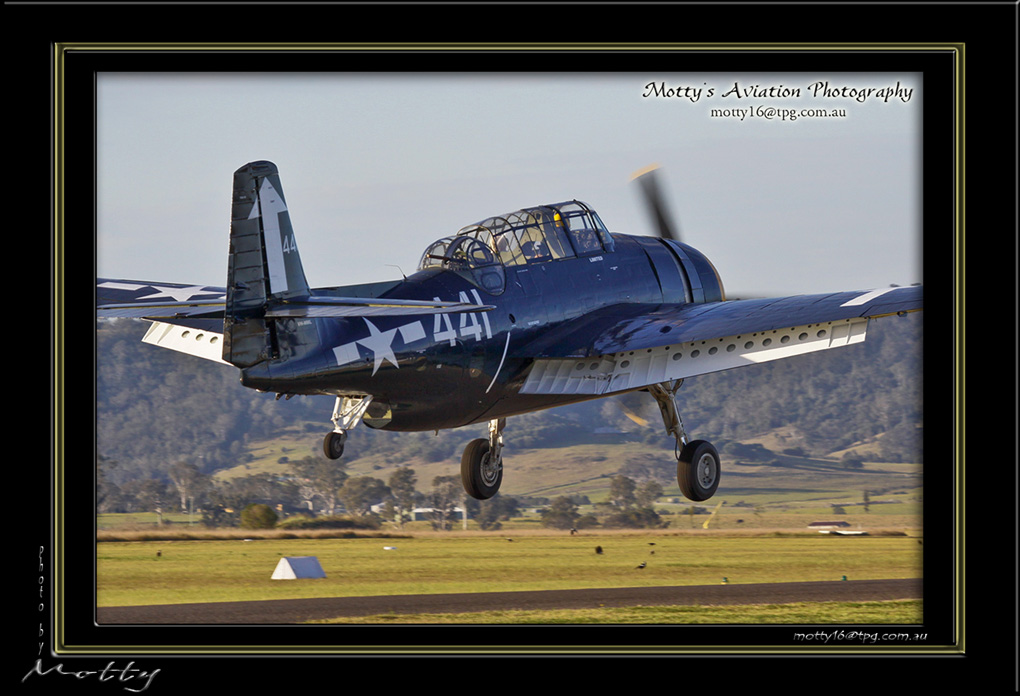 Mottys-Avenger-VH-MML_2009_08_23_1028-LR-001