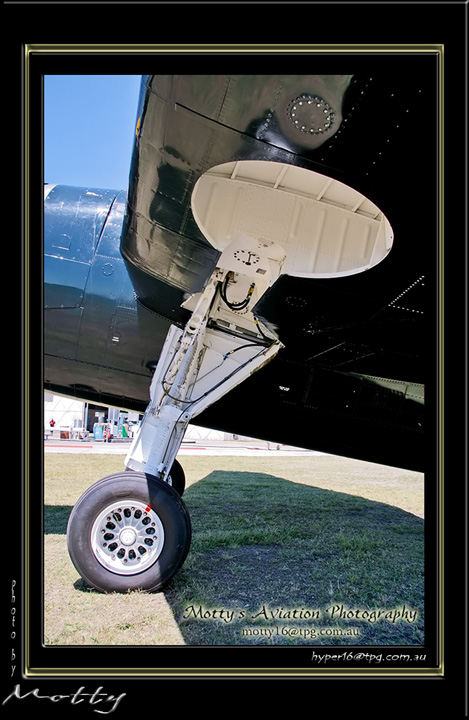 Mottys-Avenger-VH-MML-RW-003-2008_10_25-6025-LR-1-001