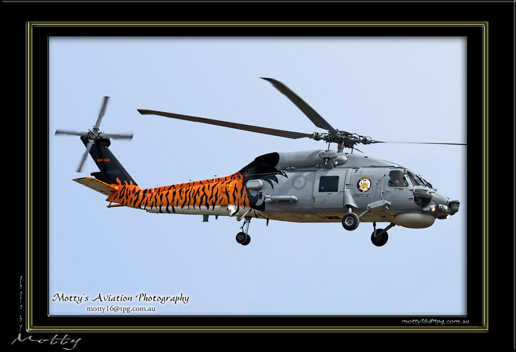 Mottys-Seahawk-N24-001-2008_10_26_268-LR-1-001