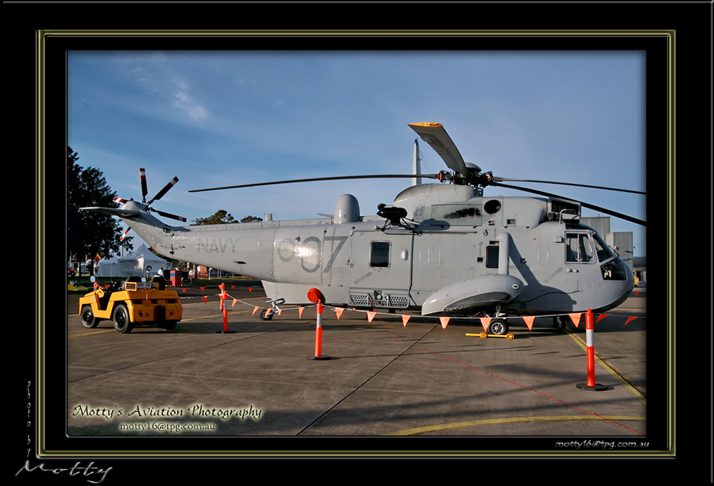 Mottys-Seaking-N16-118-2008_10_26-6469-LR-1-001