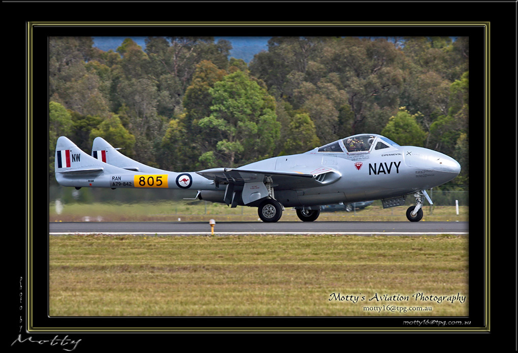 Mottys-Vampire-VH-VAM-2008_10_26_394-LR-1-001